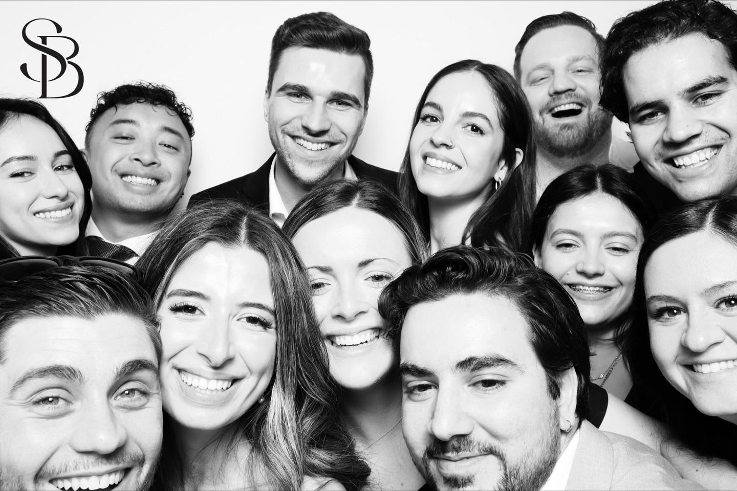 We Love Big Group Family Photos! 📸 Celebrating Stephanie & Billy! ✨

@thearlingtonestate @a1photobooth.ca #a1photobooth #arlington #arlingtonestate #arlingtonestatewedding #photoboothwedding #weddingphotobooth #wedding #weddingseason #photoboothvaughan #photoboothtoronto #photoboothgta #photoboothrental #photoboothrentals #luxury #luxuryphotobooth #premium #premiumphotobooth