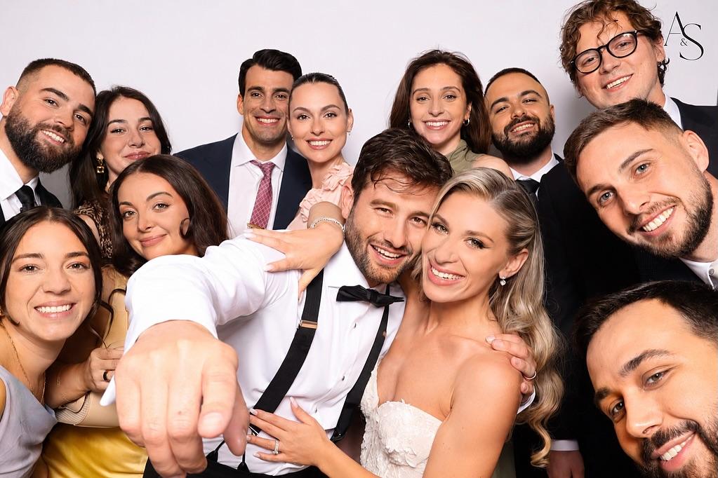Celebrating The Ranallis 🥂

@a1photobooth.ca @chateau.le.parc #a1photobooth #chateauleparc #chateauleparcwedding #photoboothvaughan #weddingphotobooth