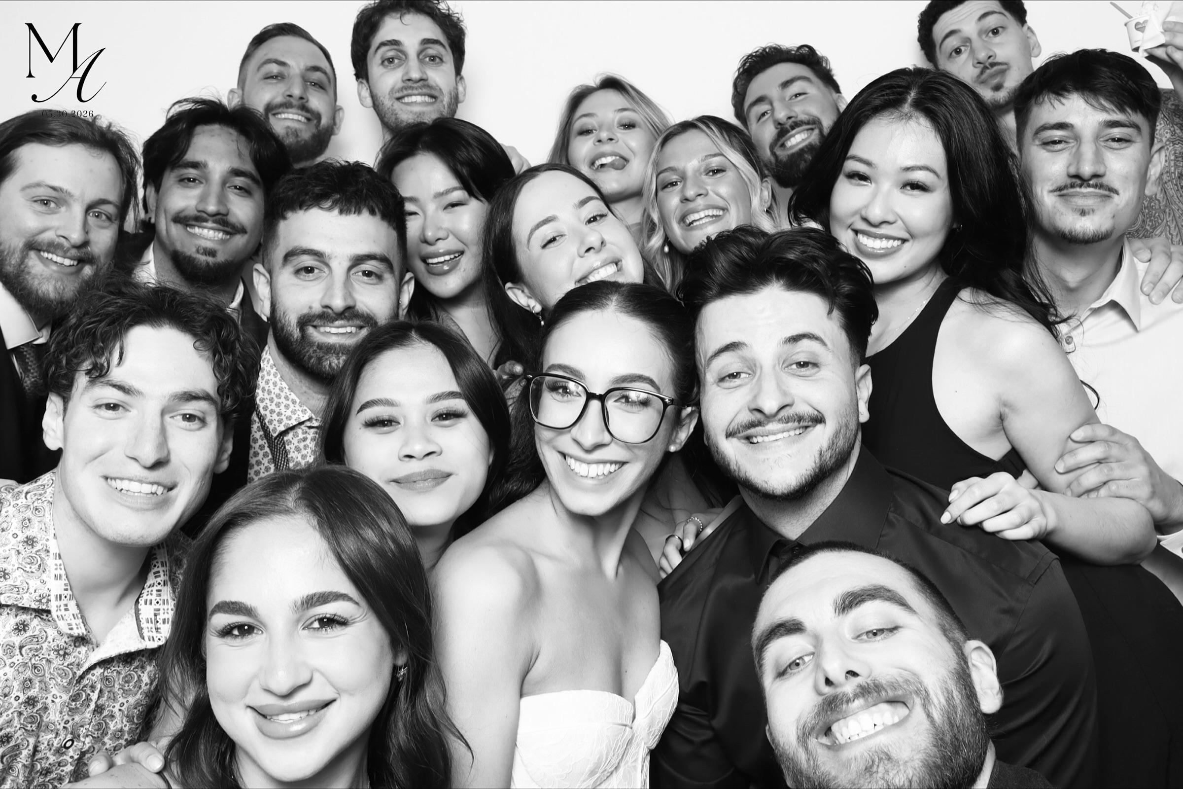 Wait… did someone say there’s a Photo Booth at the wedding?! 👀📸 Celebrating Amanda & Michael ✨

@a1photobooth.ca @venetianbanquetcentre #a1photobooth #thevenetianwedding #photoboothvaughan #photoboothgta #photoboothrental