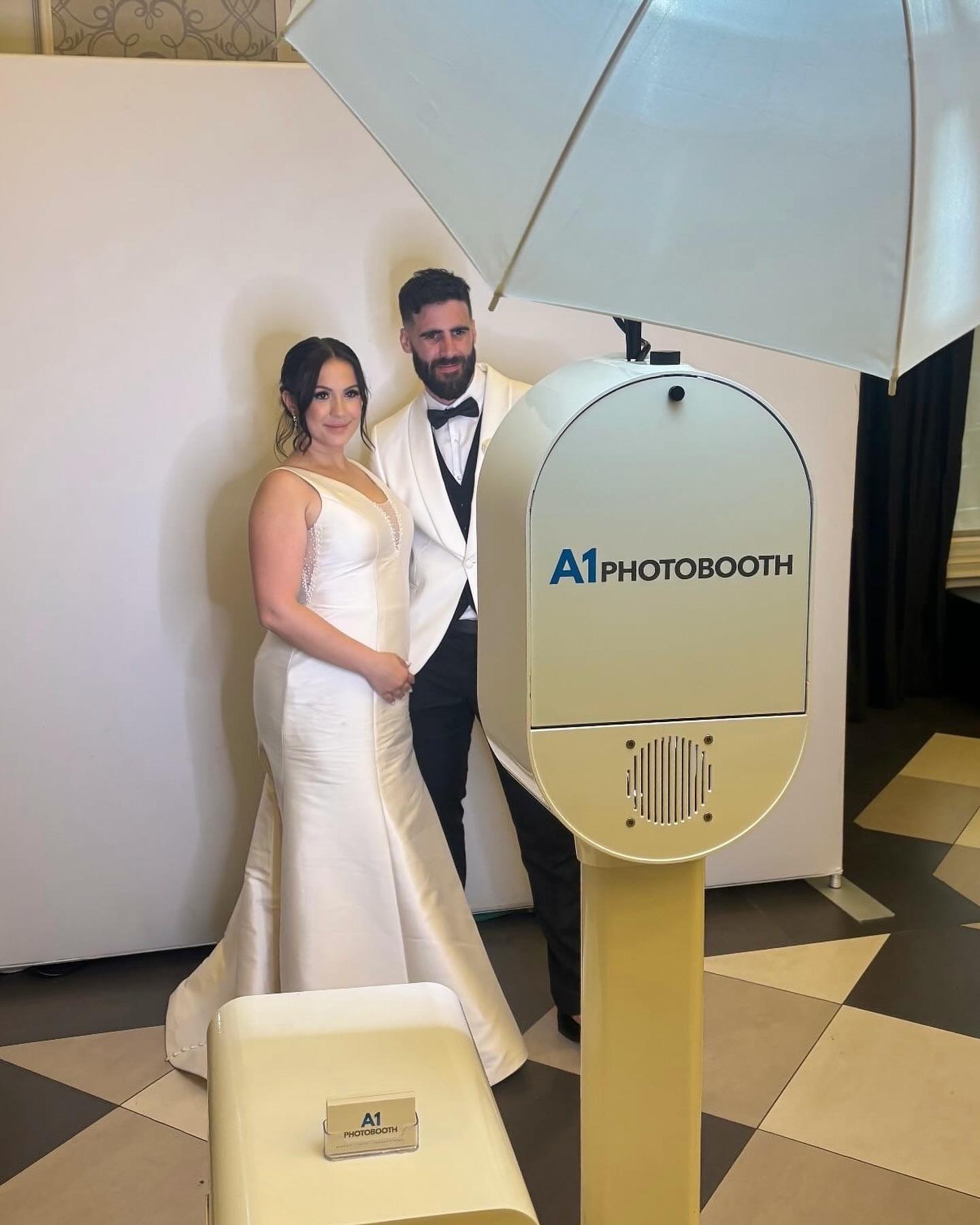 Behind The Scenes 🎬 Celebrating Vanessa & Peter 🥂

@hazeltonmanor #a1photobooth #photoboothwedding #weddingphotobooth #wedding #weddingseason #photoboothvaughan #photoboothtoronto #photoboothgta #photoboothrental #photoboothrentals #luxury #luxuryphotobooth #premium #premiumphotobooth