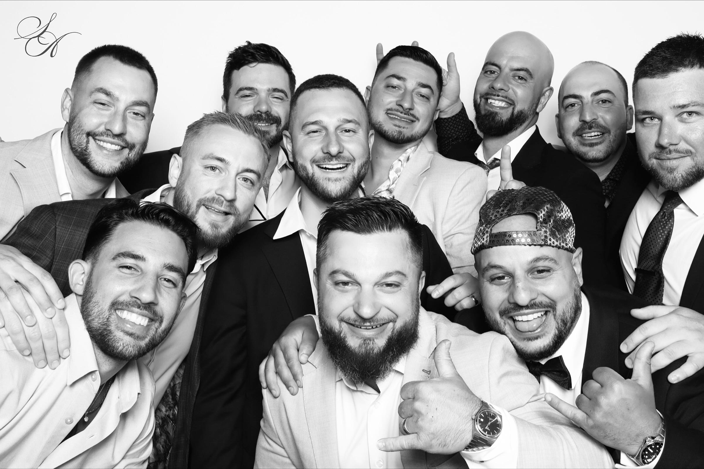The moment you find out there’s a Photo Booth at the wedding 🤙🏼 Celebrating Selene & Adamo ✨

@a1photobooth.ca @yorkmillsgallery @enroseevents #a1photobooth #yorkmillsgallery #yorkmillsgallerywedding #weddingphotobooth #photoboothgta