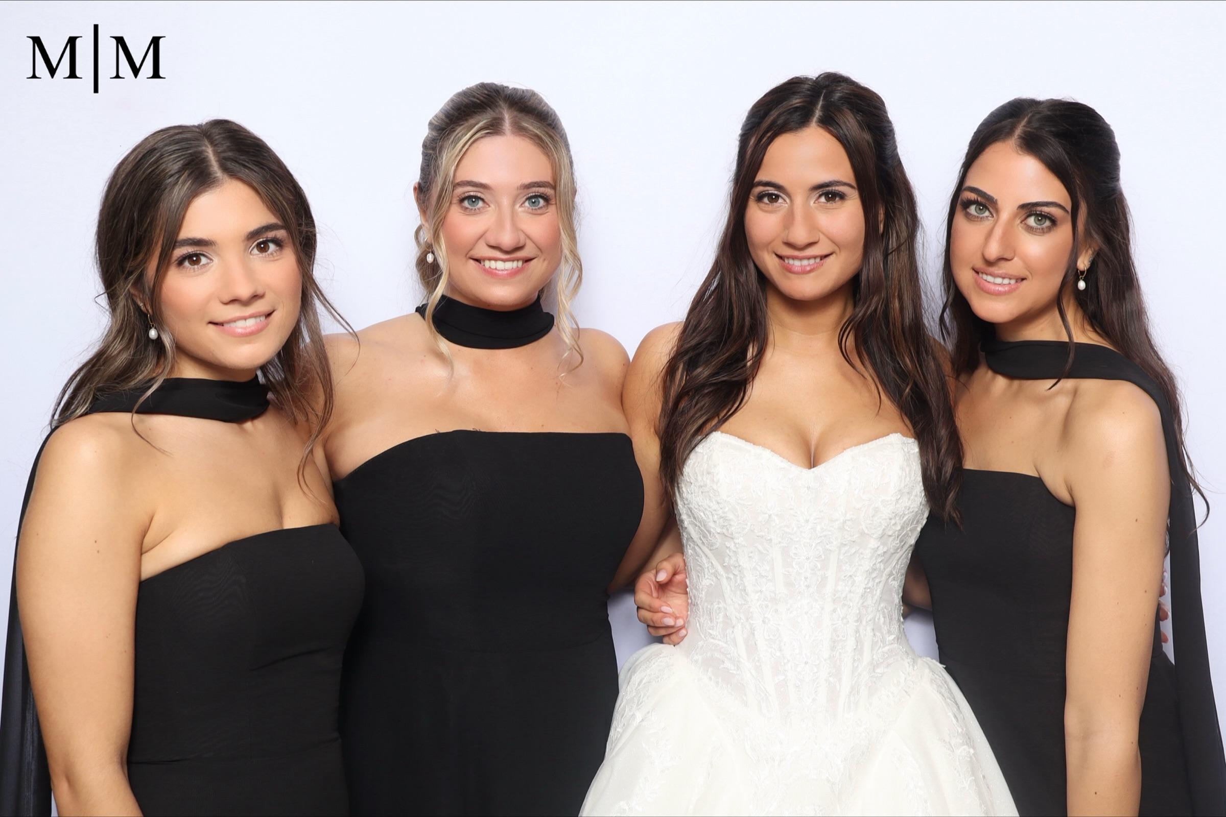 Nothing like having your bridesmaids by your side on your special day! ✨ Celebrating the Sicilias🥂

@a1photobooth.ca @hardingwaterfrontestate #a1photobooth #hardingwaterfrontestate #hardingwaterfrontestatewedding #photoboothgta #weddingphotobooth
