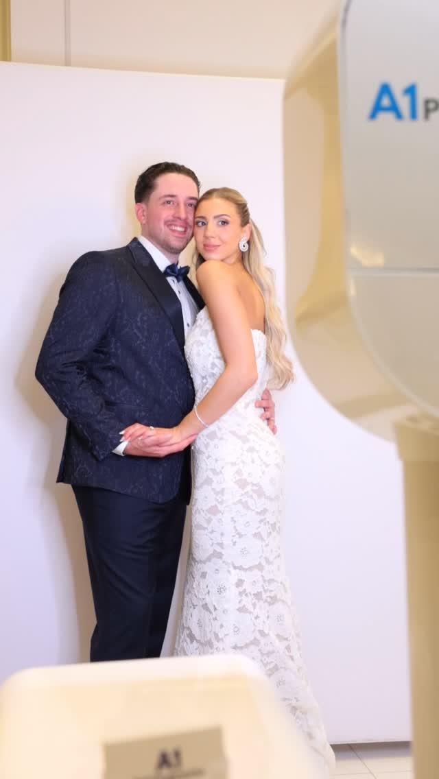 Celebrating the one and only Jessica & Andrew! 🥂

Featuring our open concept “Signature Booth” 📸

@a1photobooth.ca @crossfirejpg @venetianbanquetcentre #a1photobooth #thevenetianvaughan #weddingphotobooth #photoboothvaughan #photoboothgta