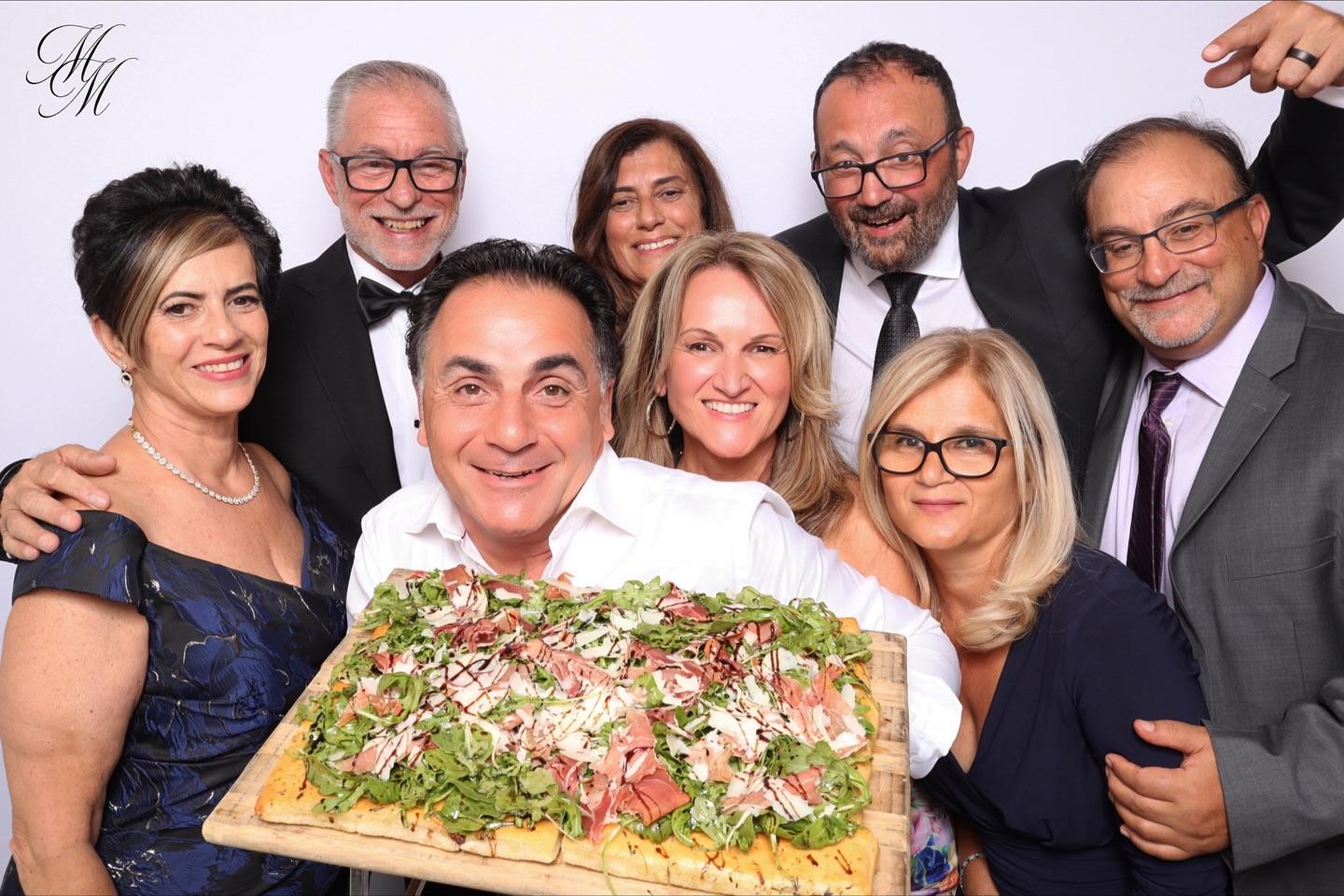 Nothing beats a fresh pizza 🍕 Celebrating Michelle & Michael ✨

@a1photobooth.ca @venetianbanquetcentre #a1photobooth #a1photoboothca #wedding #weddingphotobooth #photobooth #photobooth #photoboothwedding #vaughan #photoboothtoronto #photoboothgta #photoboothrental